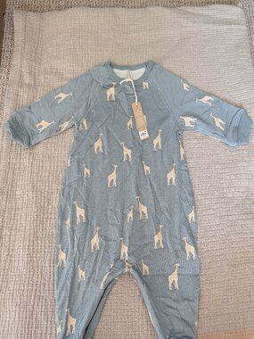 NWT Gunamuna Fleece Romper, Giraffe Moss, 9-12M